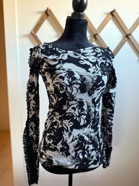 Black & White Floral Long-Sleeve Blouse